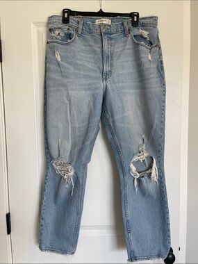 Abercrombie & Fitch The Mom High Rise Jean